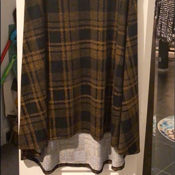 plaid LuLaRoe Carly dress top - Picture 2 of 5